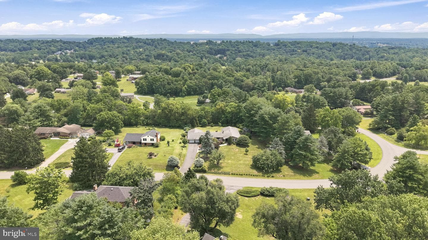 140 Stonebrook Road photo 22
