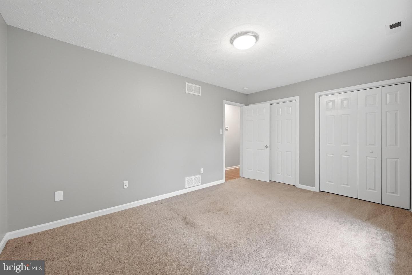 100 Oakmont Circle photo 19