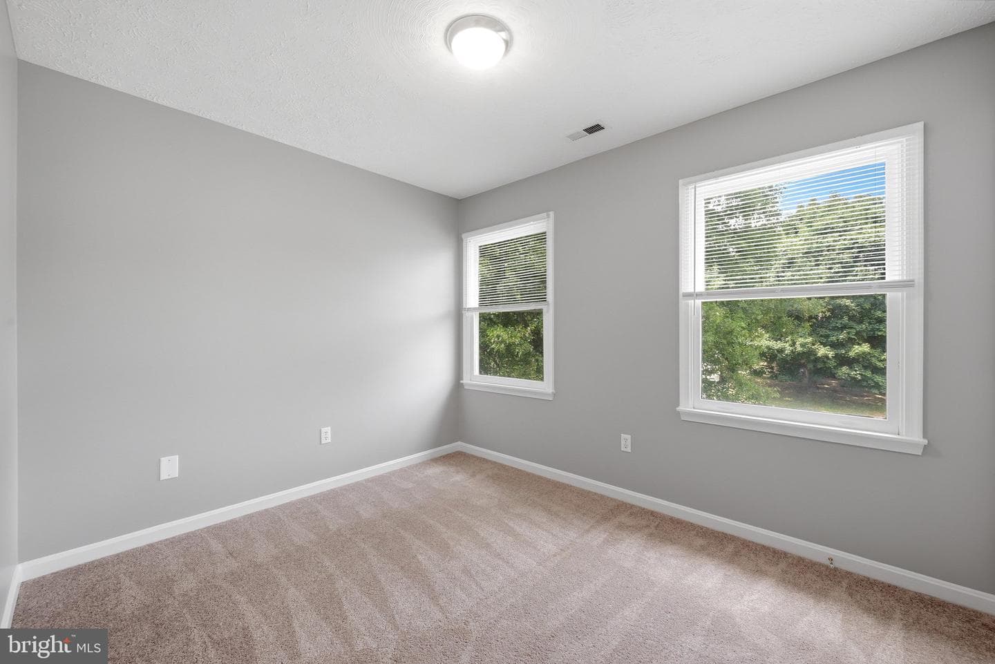 100 Oakmont Circle photo 22