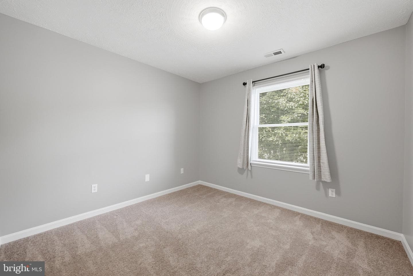 100 Oakmont Circle photo 24