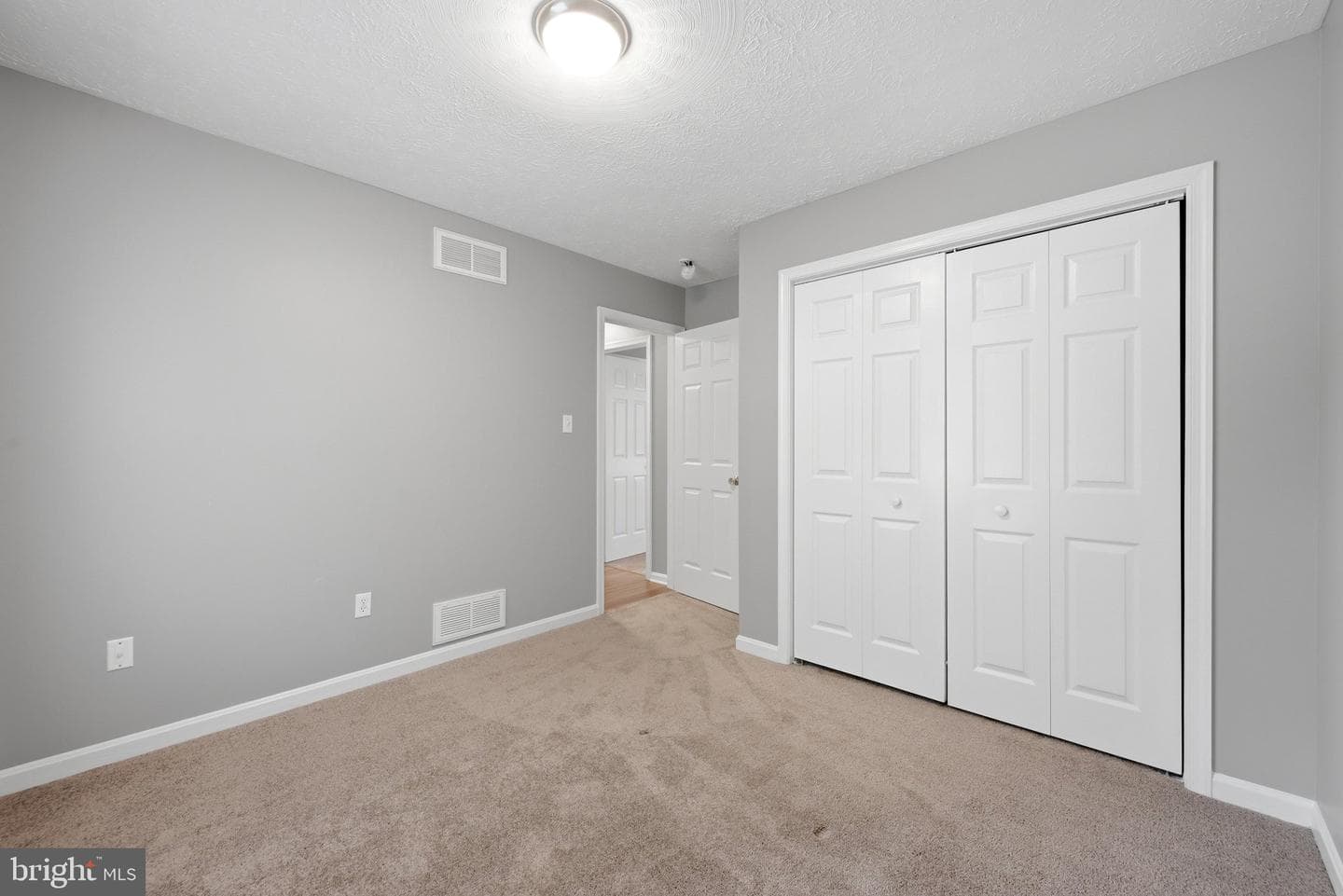 100 Oakmont Circle photo 25