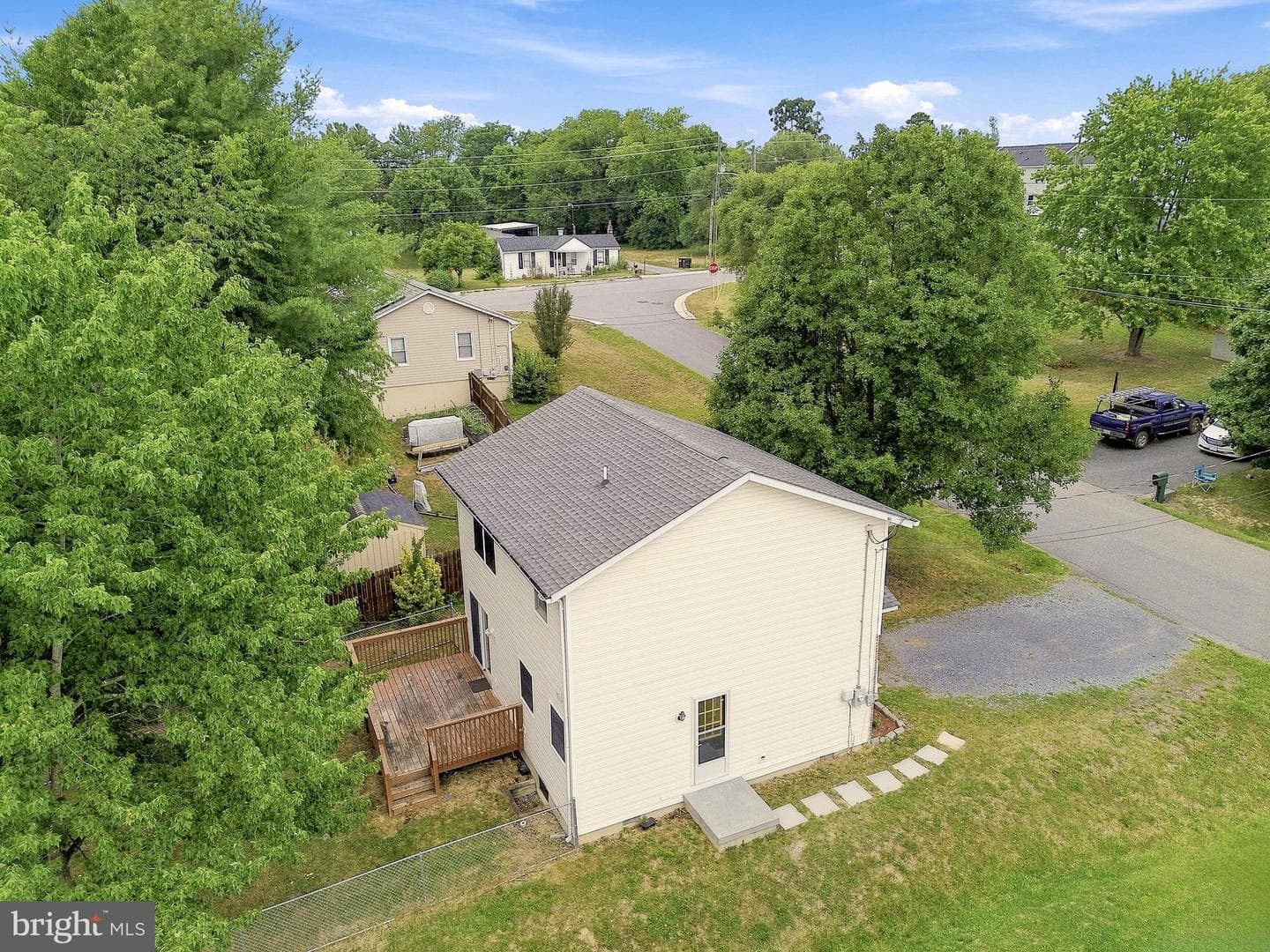 100 Oakmont Circle photo 29
