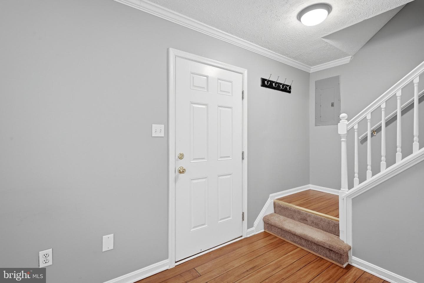 100 Oakmont Circle photo 4