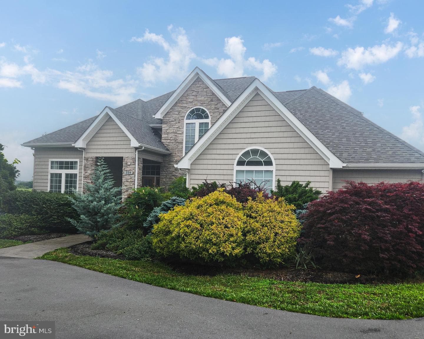 336 Apple Valley Road photo 1