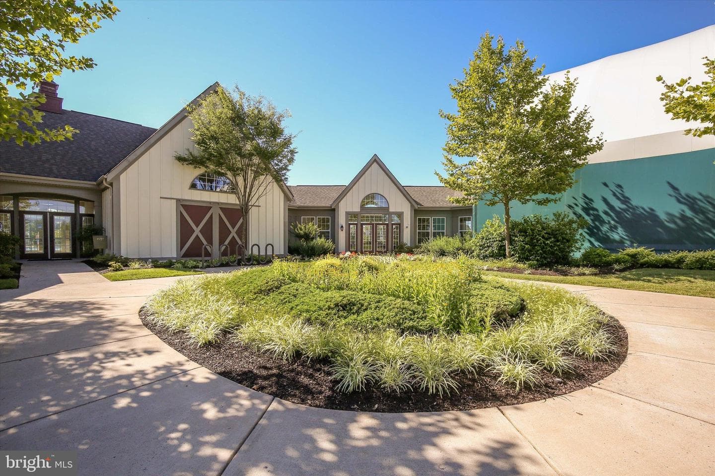 102 Crofton Court photo 70