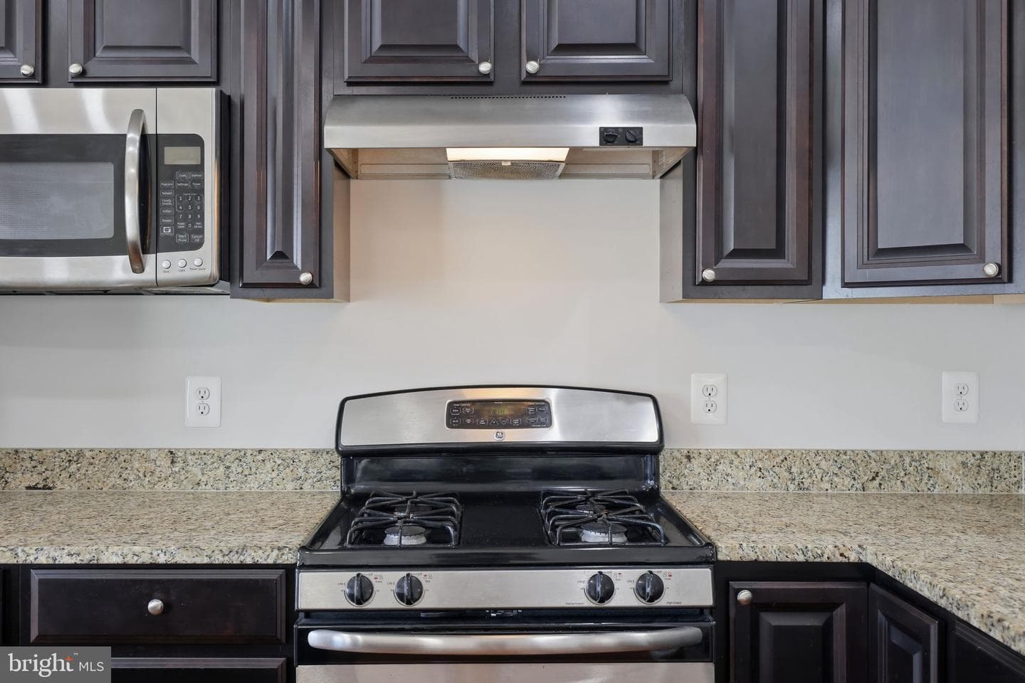 102 Argyle Court photo 12