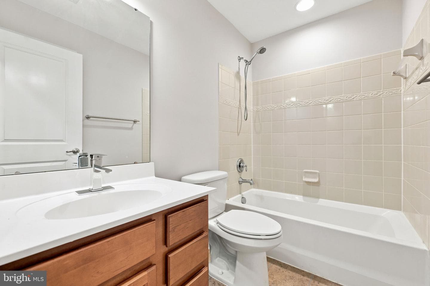 102 Argyle Court photo 34