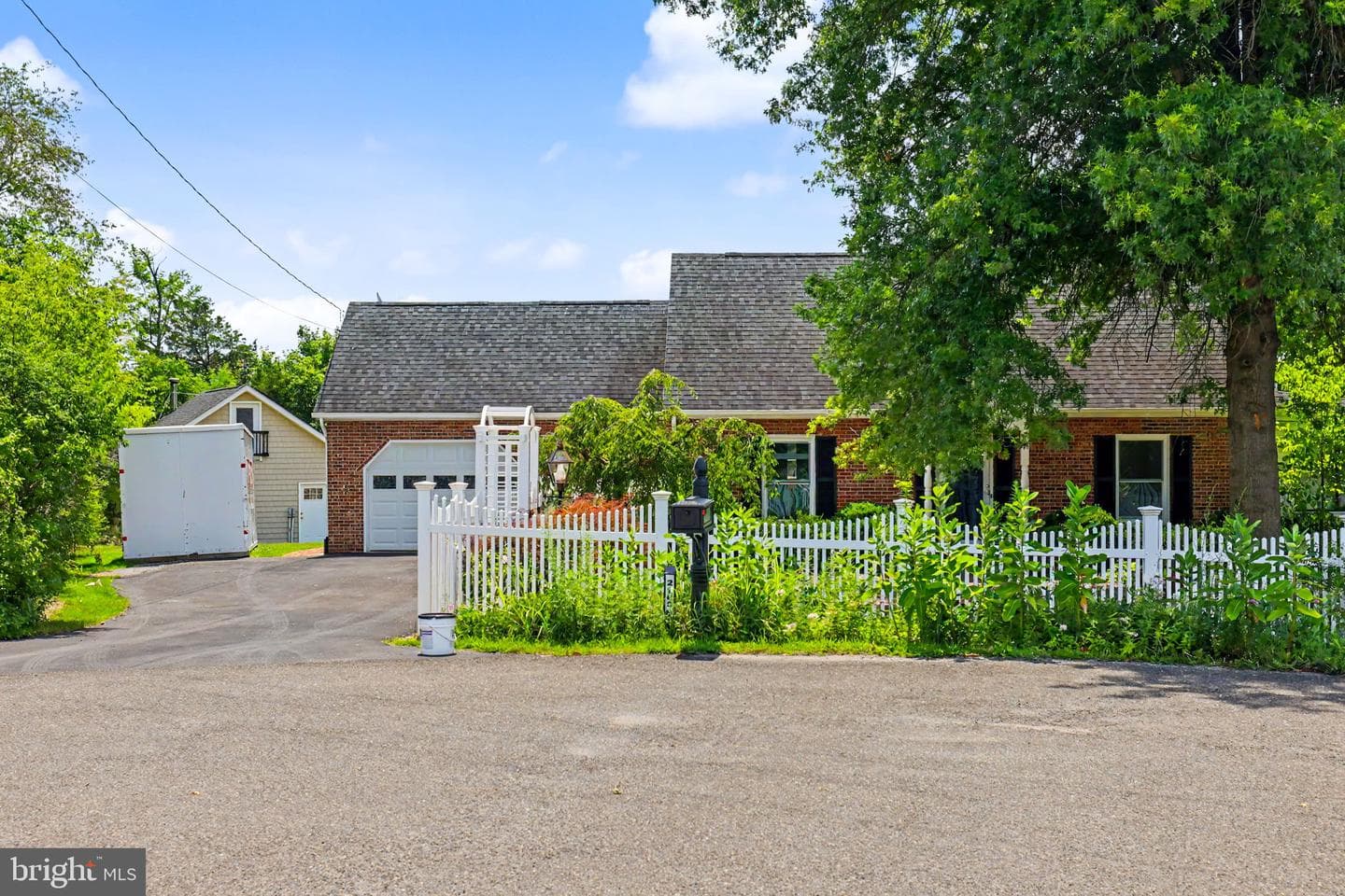 2105 Shawn Drive photo 2