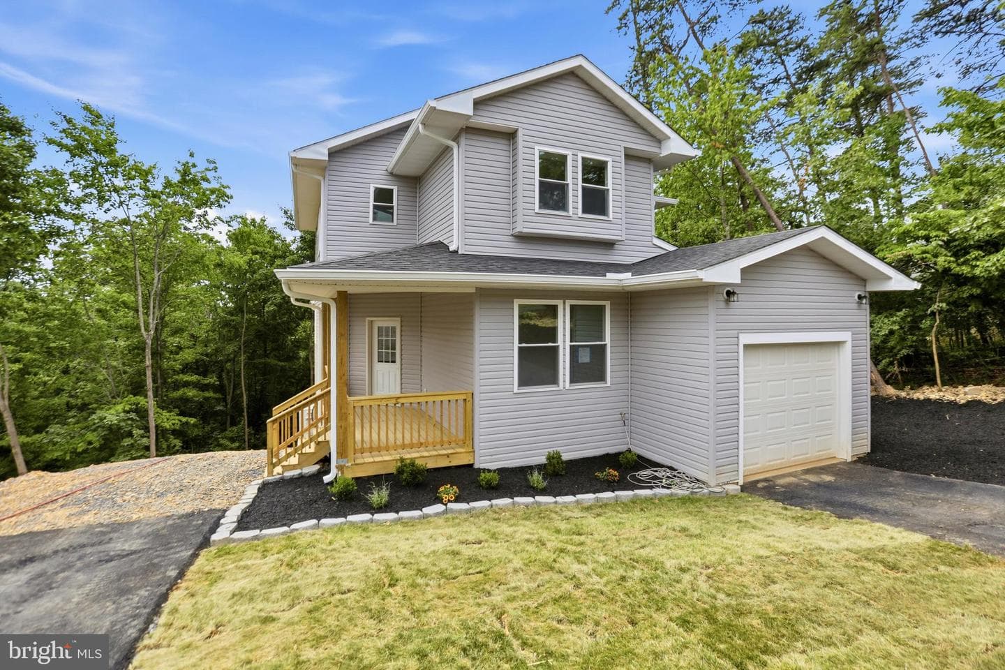 607 S Lakeview Drive photo 1