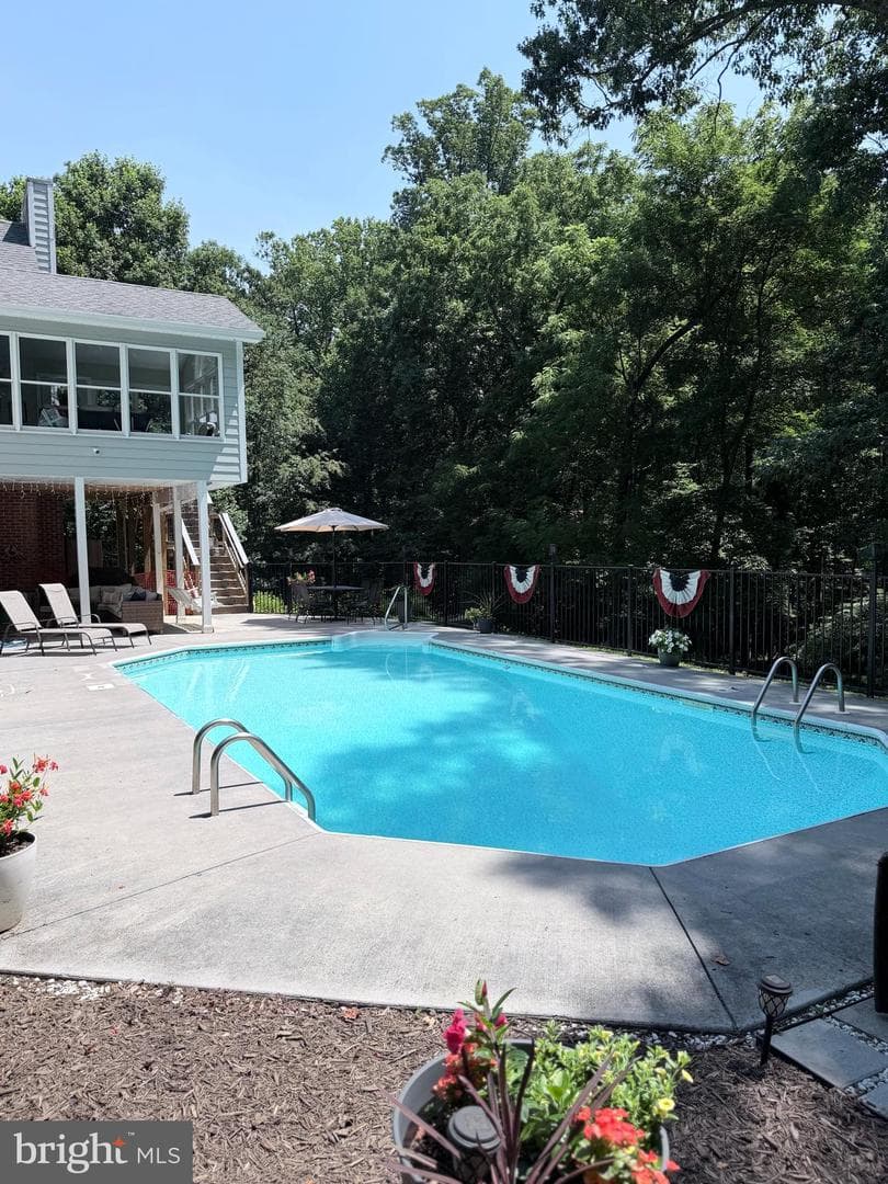 102 Julie Court photo 1