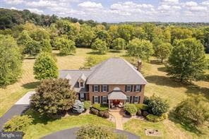 160 Wilton Drive photo 9