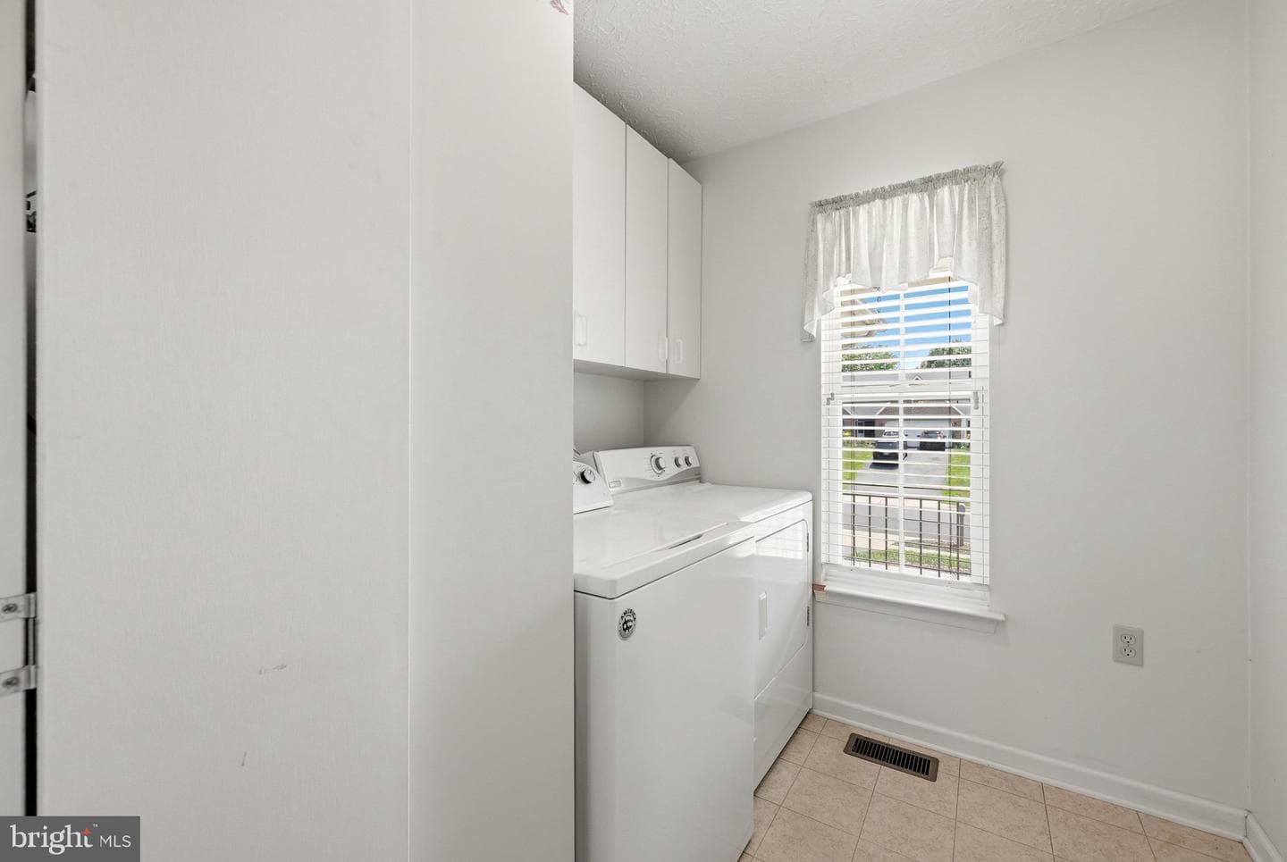 231 Bentley Avenue photo 42