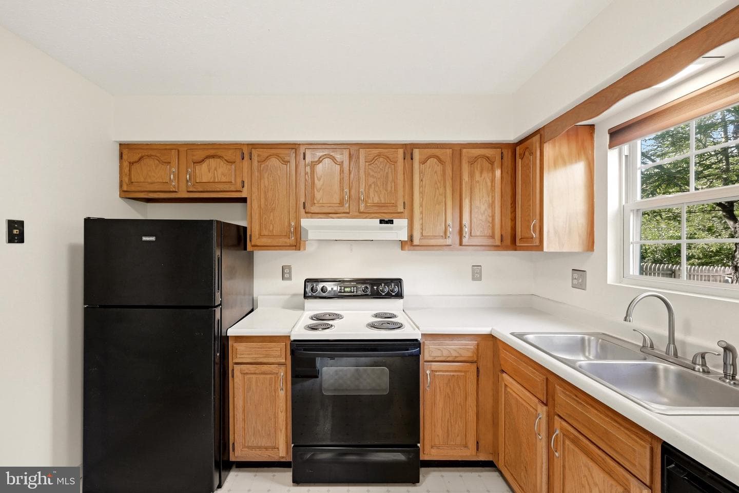 200 Freeton Court photo 10