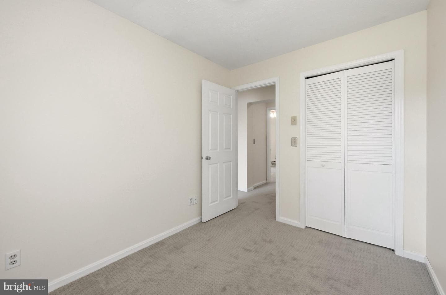 200 Freeton Court photo 22