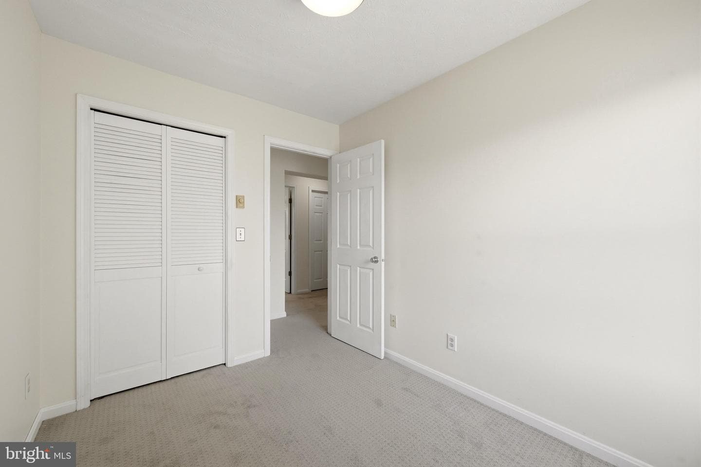 200 Freeton Court photo 24