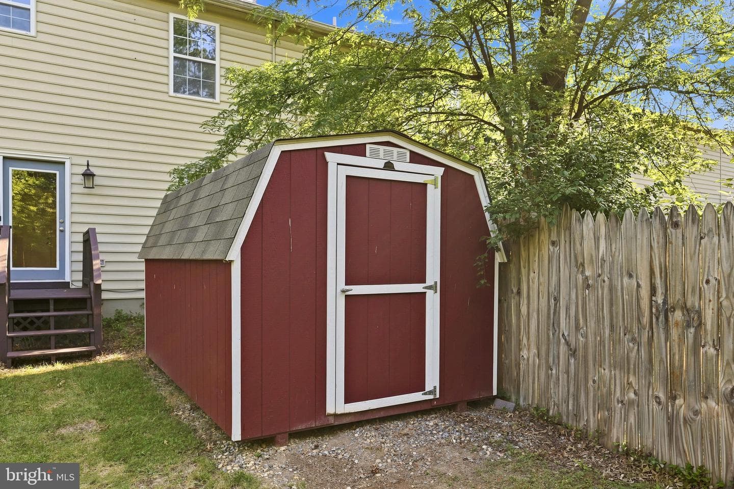 200 Freeton Court photo 27
