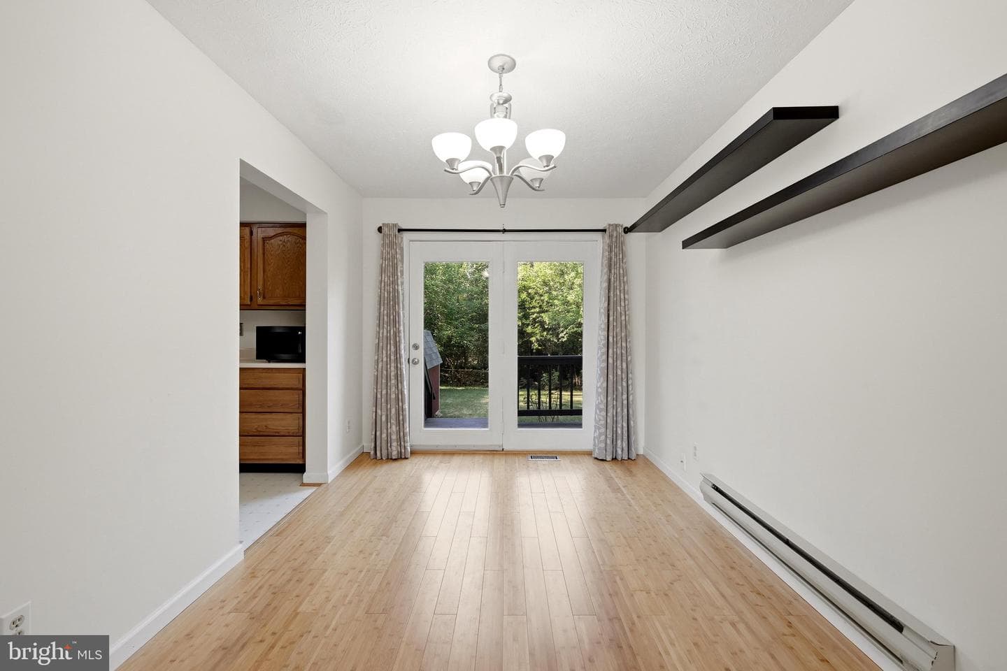 200 Freeton Court photo 8