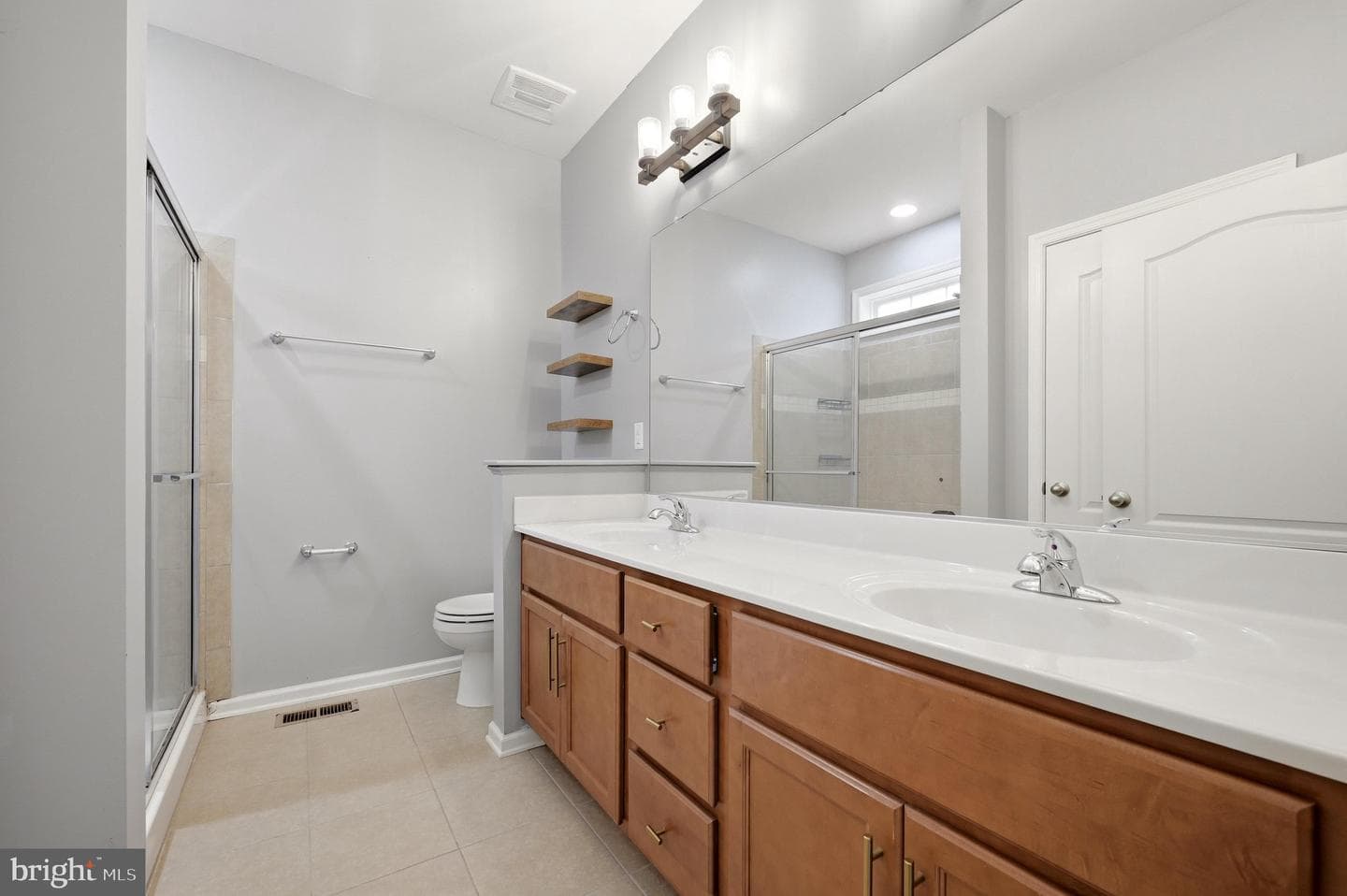 210 Woods Drive photo 29