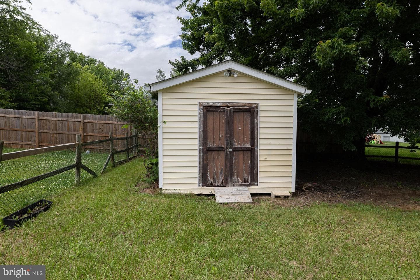 305 Hackberry Drive photo 14