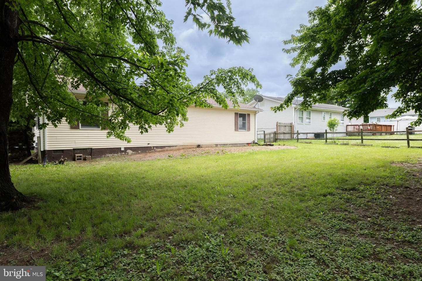 305 Hackberry Drive photo 15