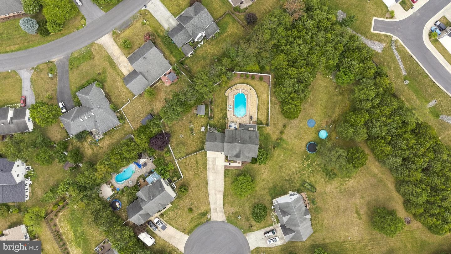 107 Dell Court photo 74