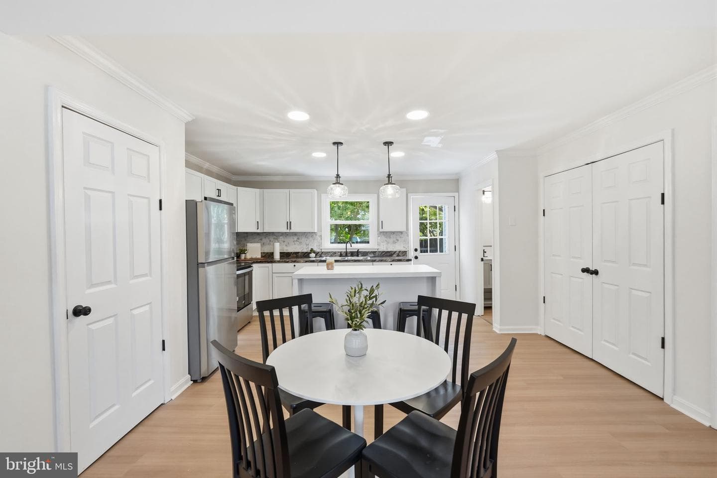 605 Carroll Drive photo 9