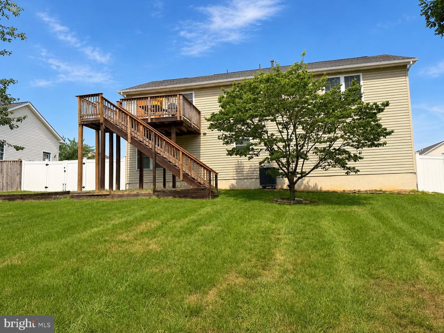 104 Foxglove Drive photo 2