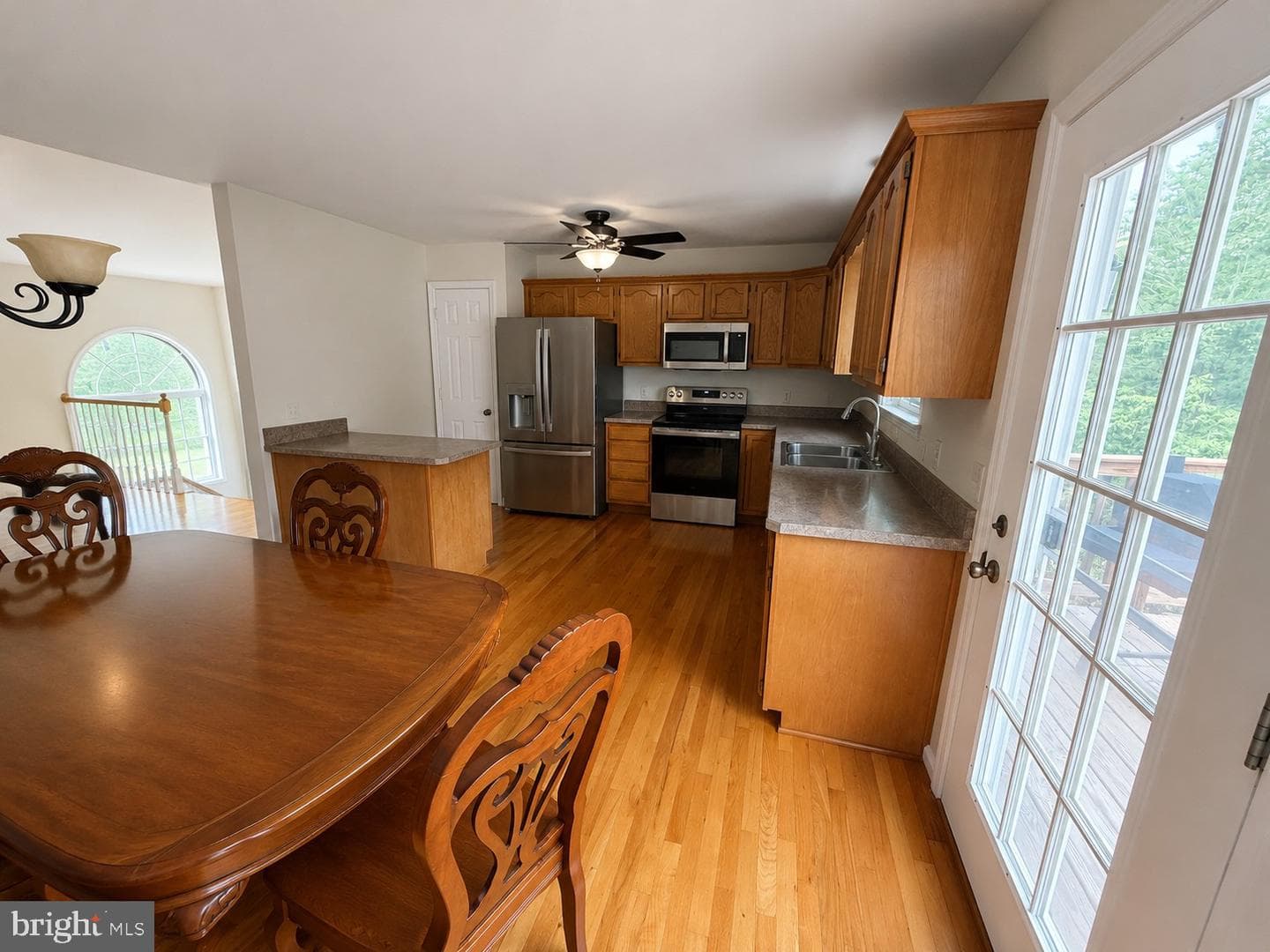 104 Foxglove Drive photo 3