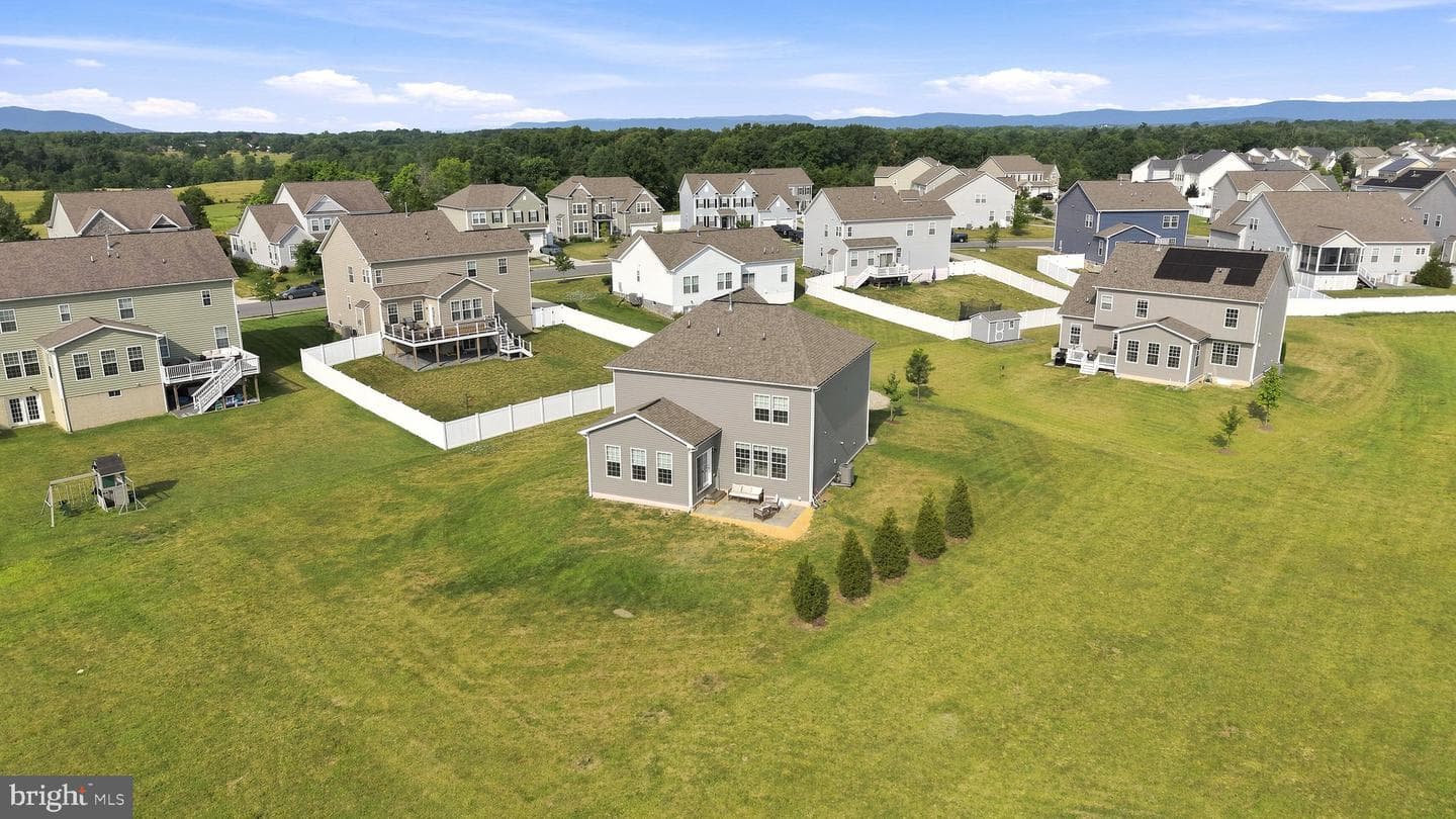 215 Upperville photo 38