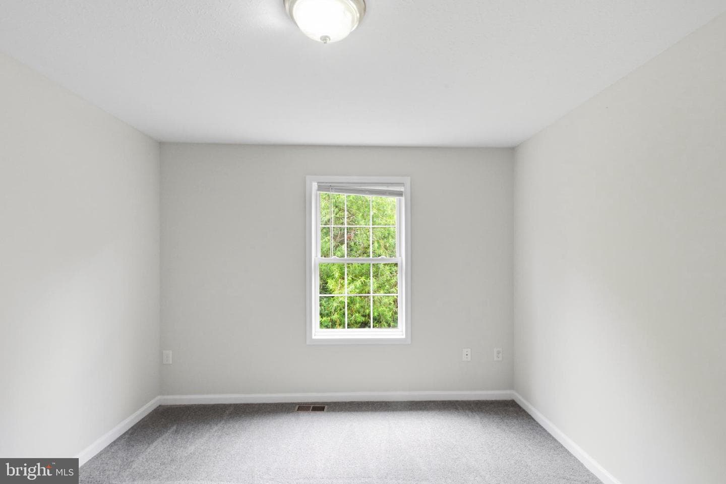 424 Ridgefield Avenue photo 10