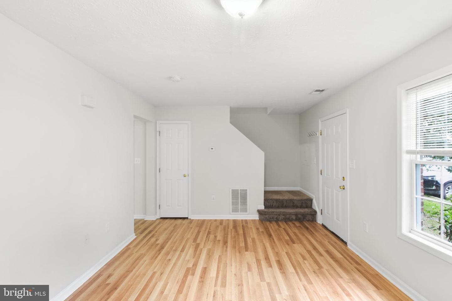 424 Ridgefield Avenue photo 3