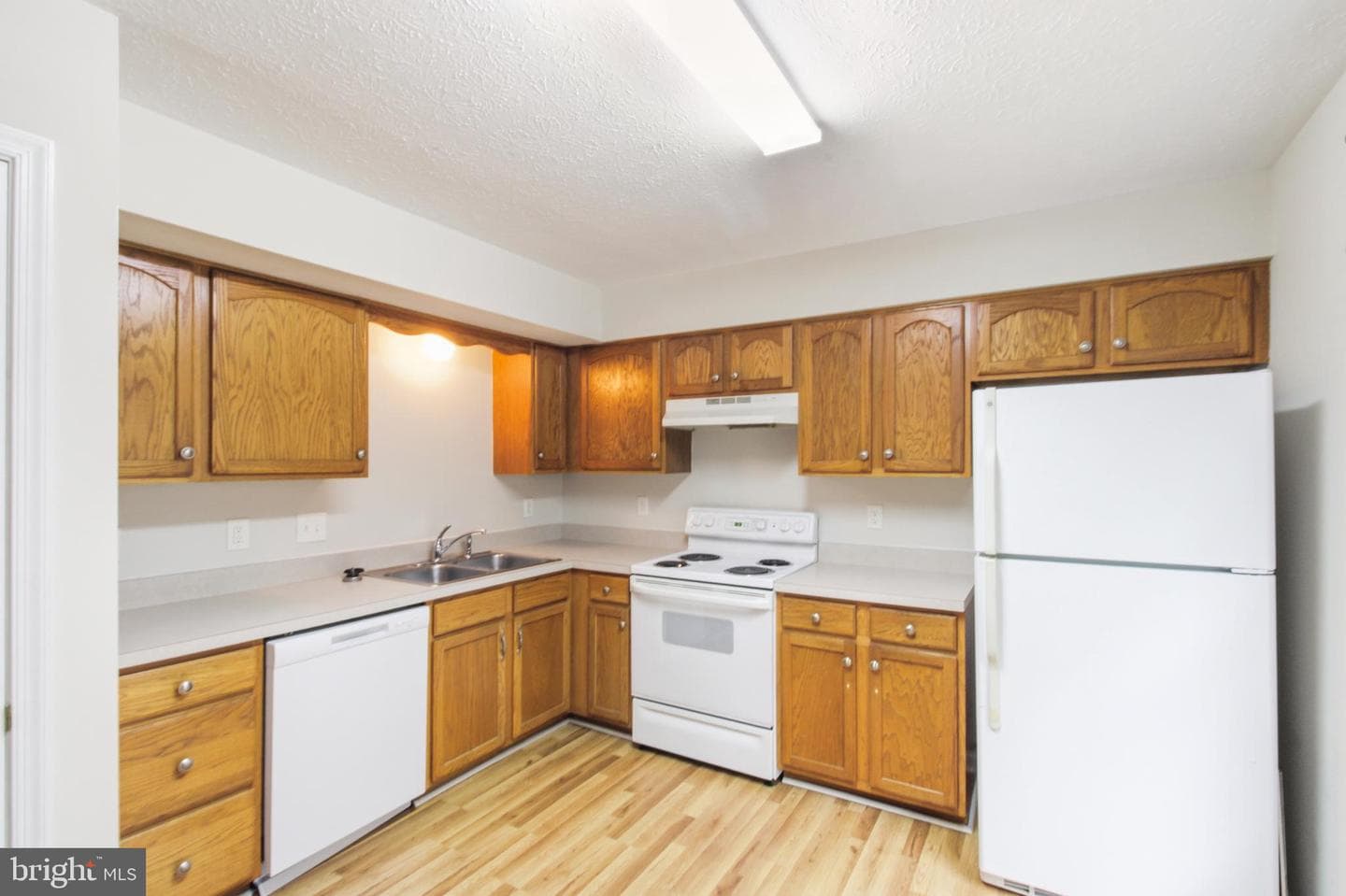 424 Ridgefield Avenue photo 5
