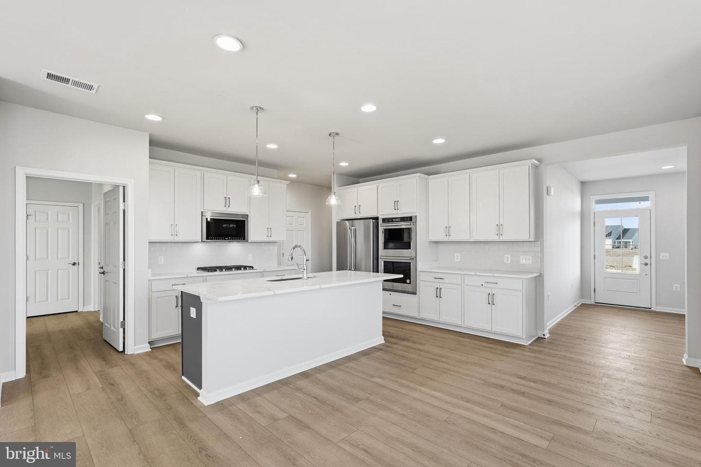 107 Lawford Way photo 10