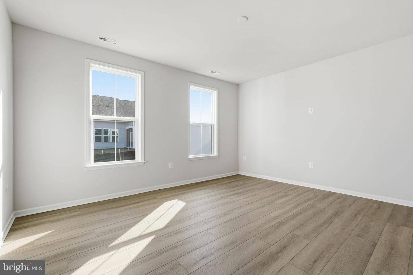 107 Lawford Way photo 16