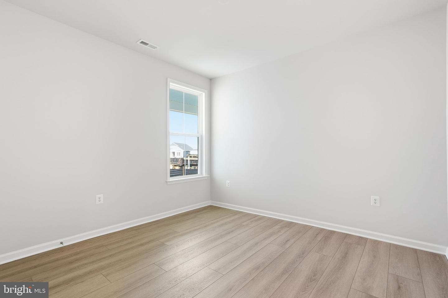 107 Lawford Way photo 19