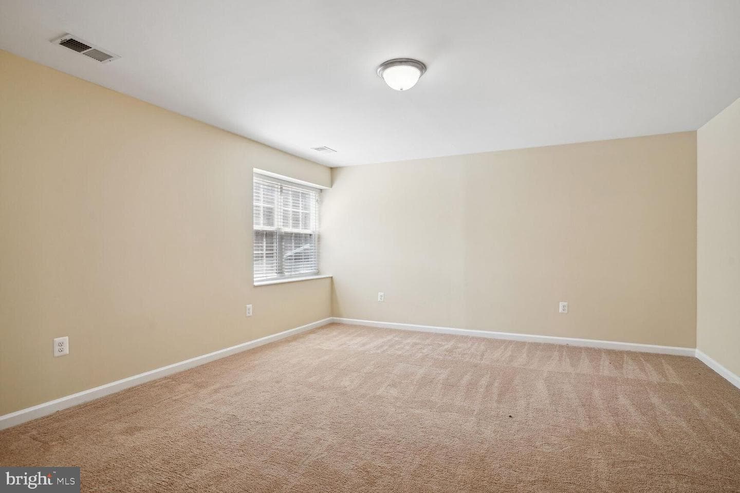 2466 Silk Court photo 18
