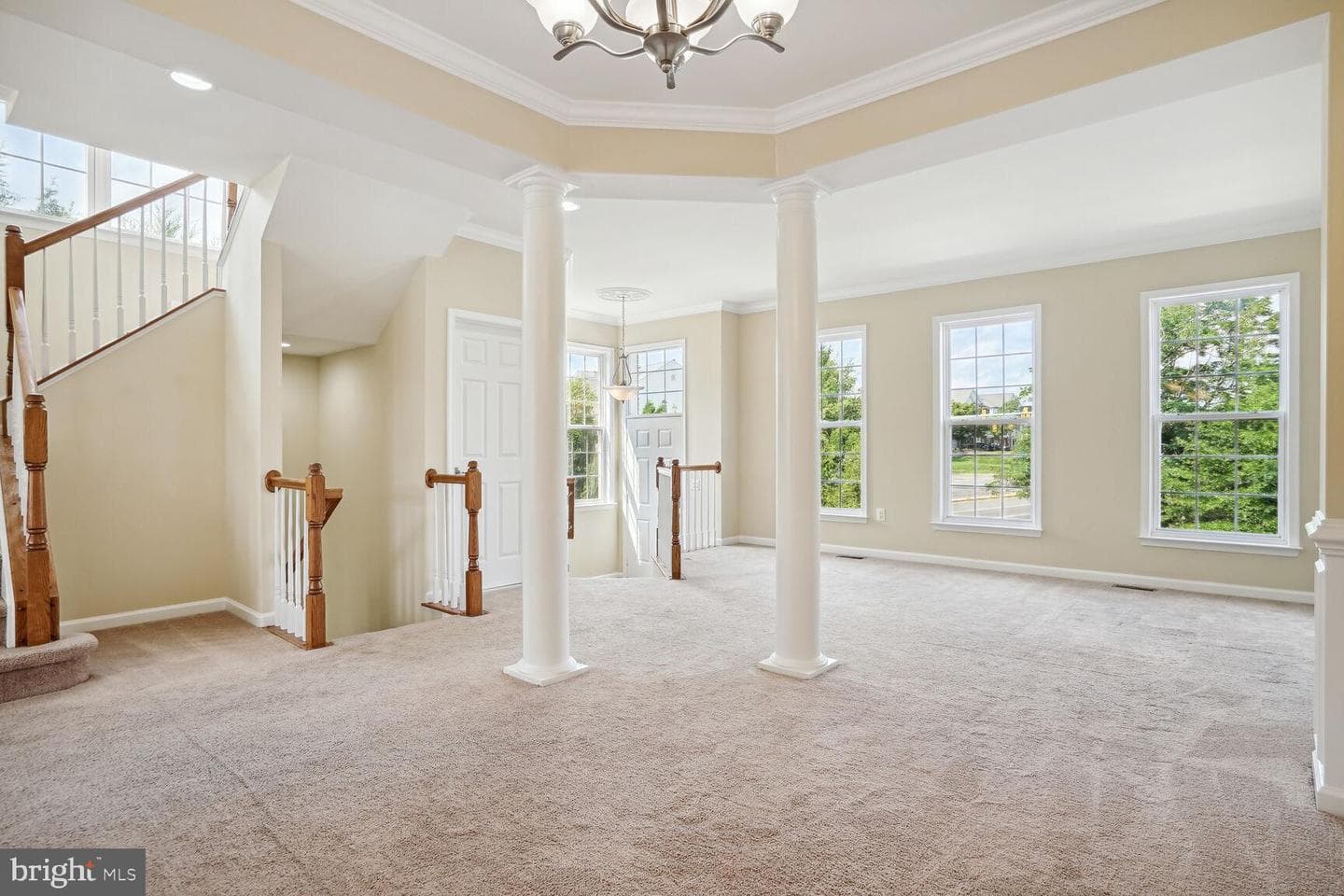 2466 Silk Court photo 2
