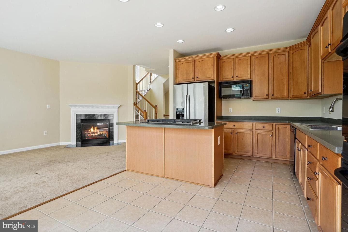 2466 Silk Court photo 5