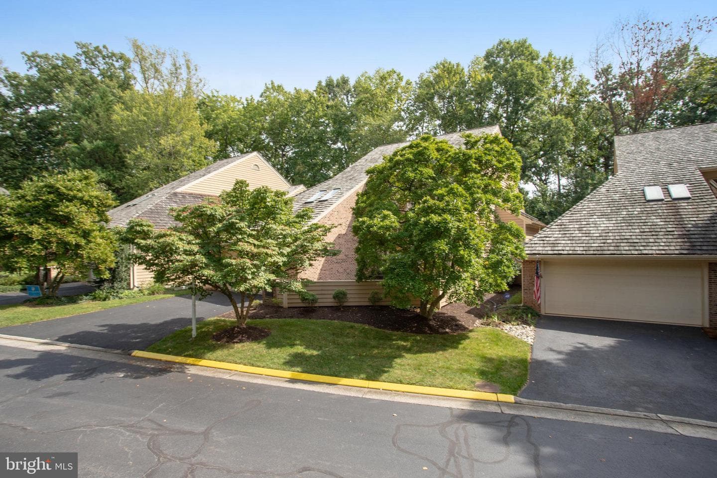 1614 Woodstock Lane photo 3