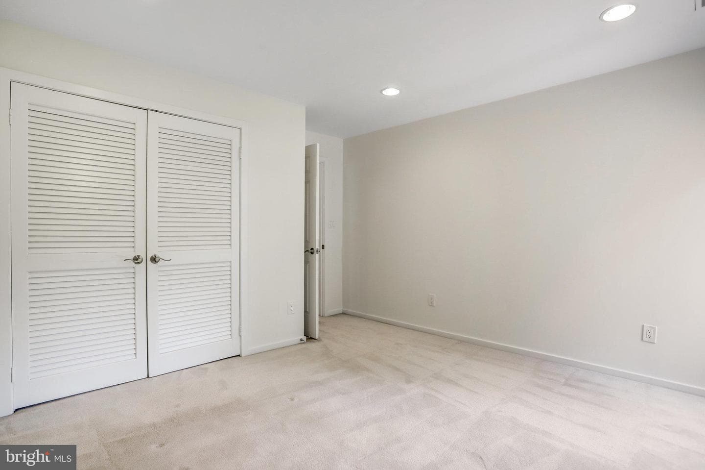 1614 Woodstock Lane photo 48