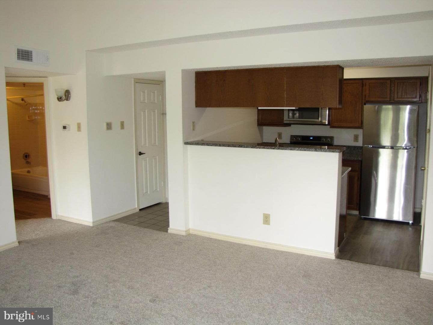 1504 Lincoln Way #401 photo 3