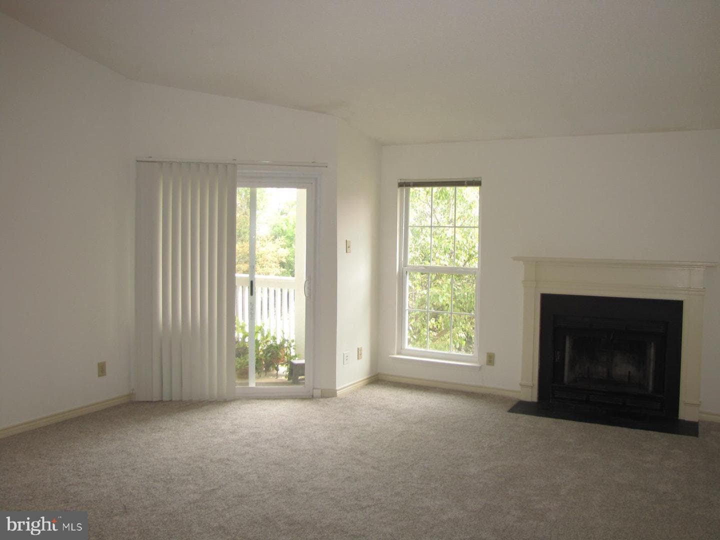 1504 Lincoln Way #401 photo 4
