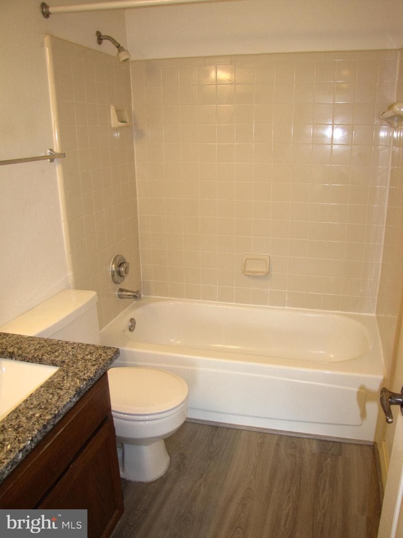 1504 Lincoln Way #401 photo 8