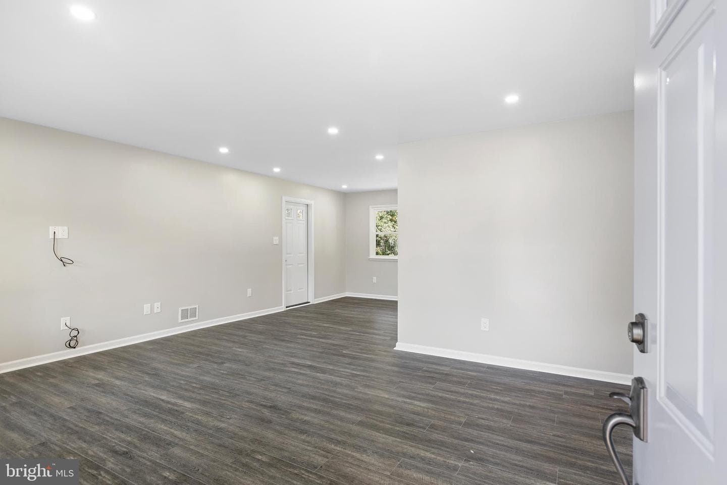 8821 Lagrange Street photo 15