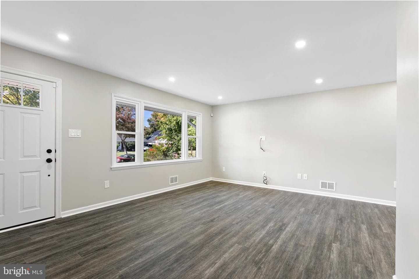 8821 Lagrange Street photo 20