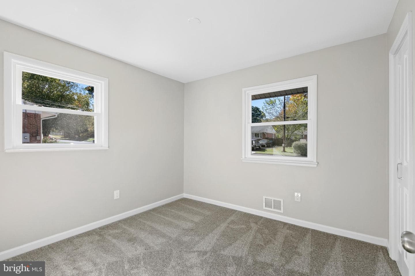 8821 Lagrange Street photo 24