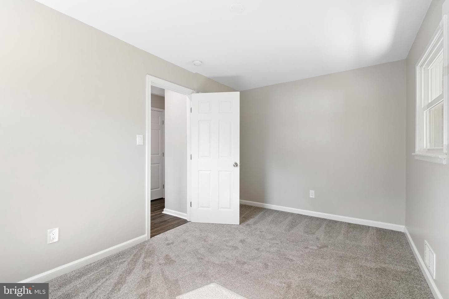 8821 Lagrange Street photo 28