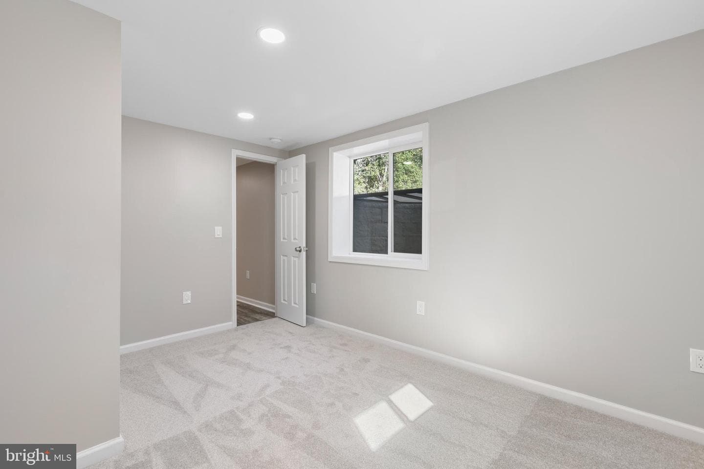 8821 Lagrange Street photo 41