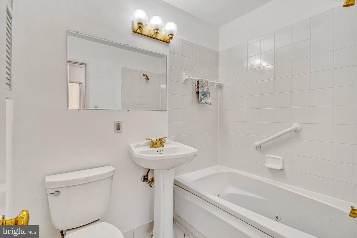 5008 Ravensworth Road photo 13