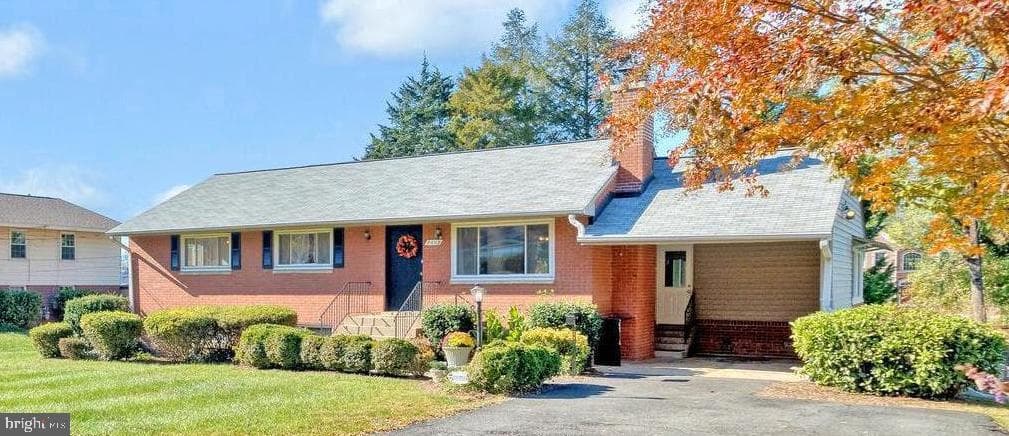 5008 Ravensworth Road photo 2